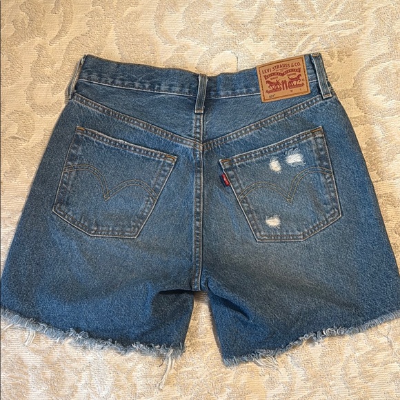 Levi's 501 Mid Thigh Shorts - Picture 1 of 2